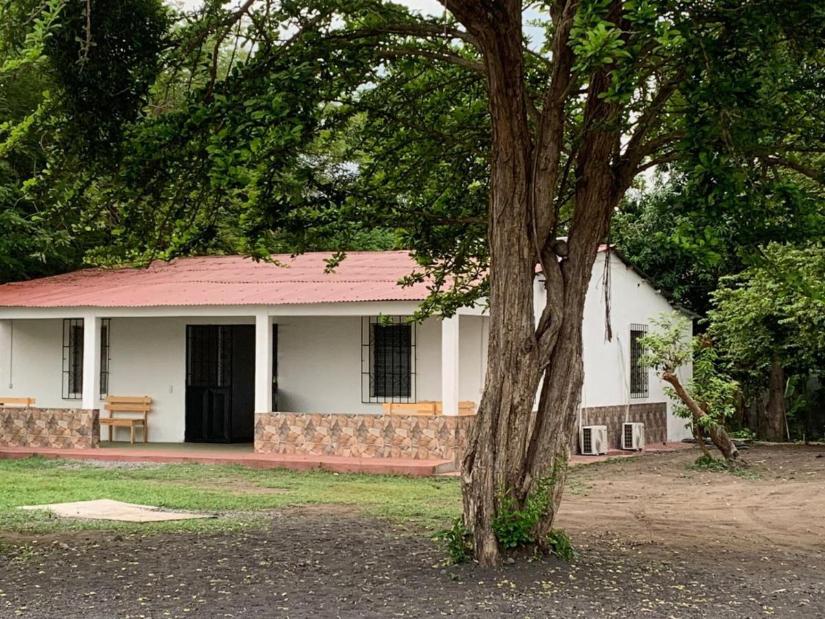 Hotel Chulamar, Piscina Y Restaurante Escuintla Exterior photo